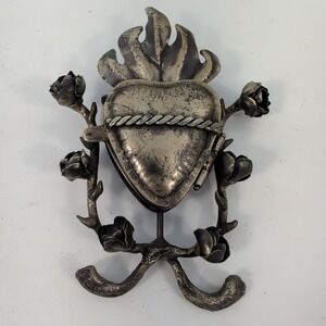 Vintage Judith Roberts LaCollecion Silver Flame Sacred Heart Milagro Pin‎ Locket